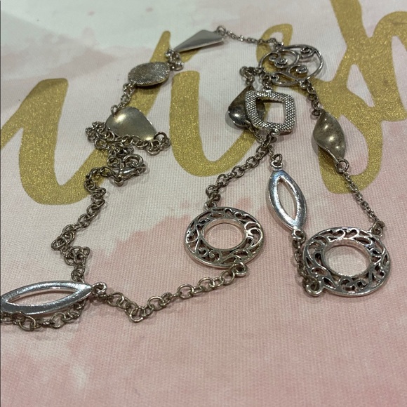 Silver Tone Geometric Carved Etched Variety Design Link Points Link Necklace - Picture 4 of 6